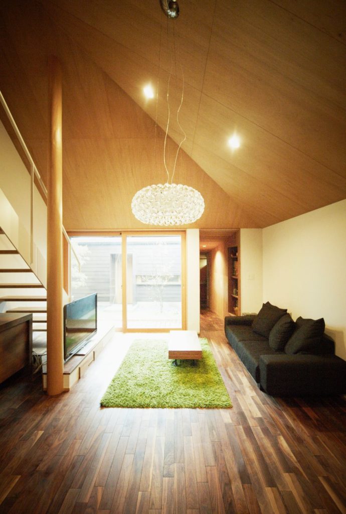 茜部のトンネルハウス